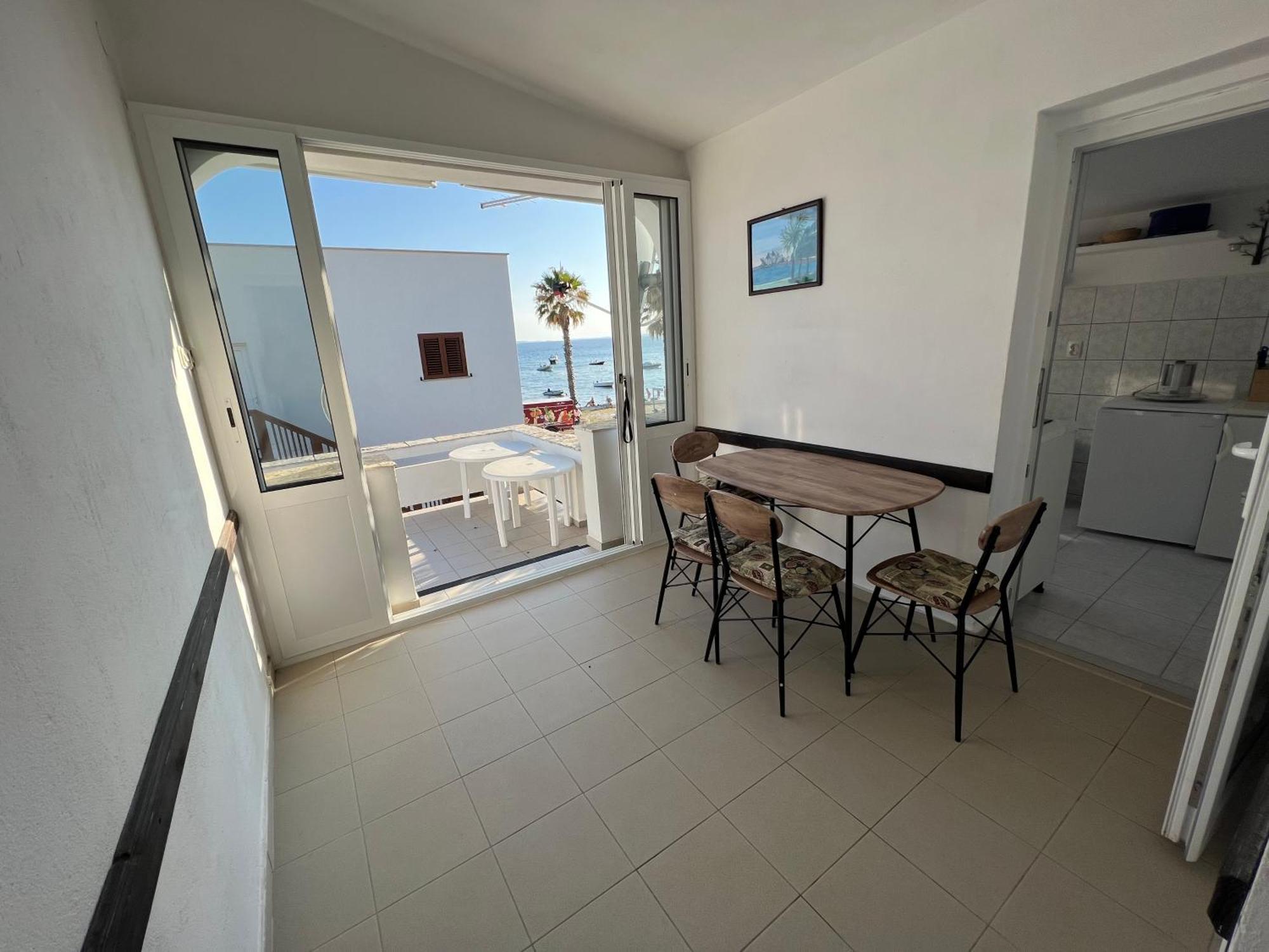 Emko Apartmens Vir Lägenhet Exteriör bild